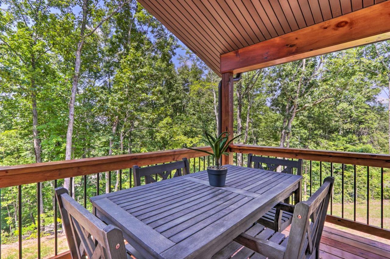 Sevierville Cabin Deck With Foosball And Hot Tub! Bagian luar foto